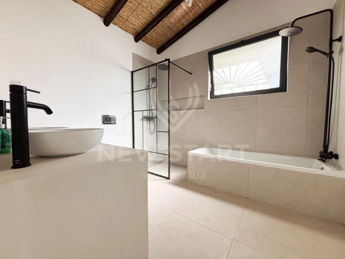 Moradia T3 para Venda em Santa Barbara de Nexe Foto 11