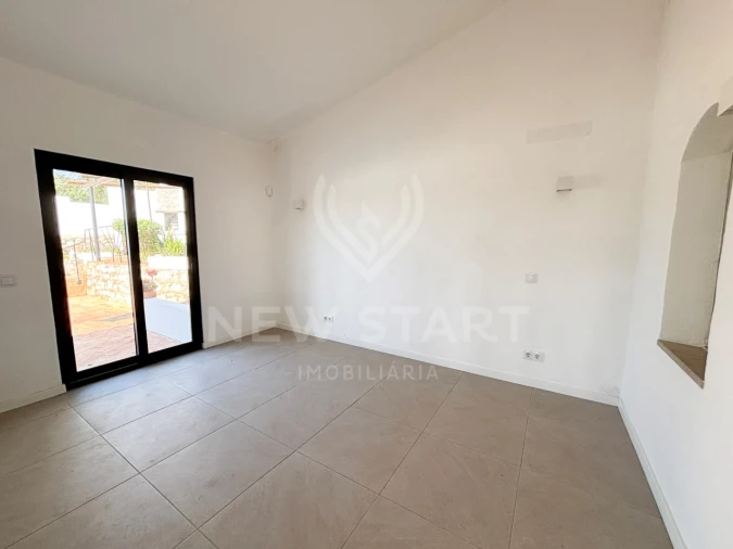 Moradia T3 para Venda em Santa Barbara de Nexe Foto 12