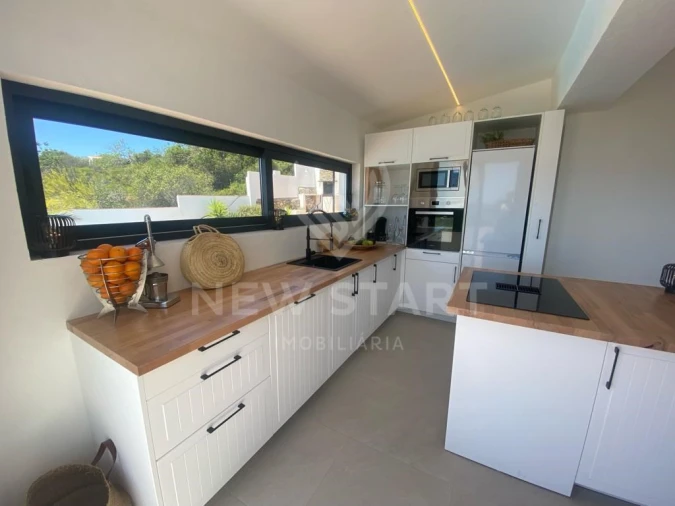 Moradia T3 para Venda em Santa Barbara de Nexe Foto 8