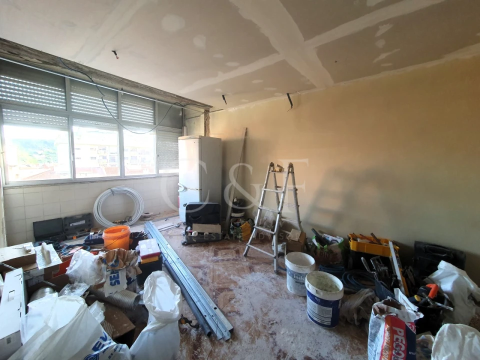 Apartamento T2 para Venda em Odivelas Foto 3