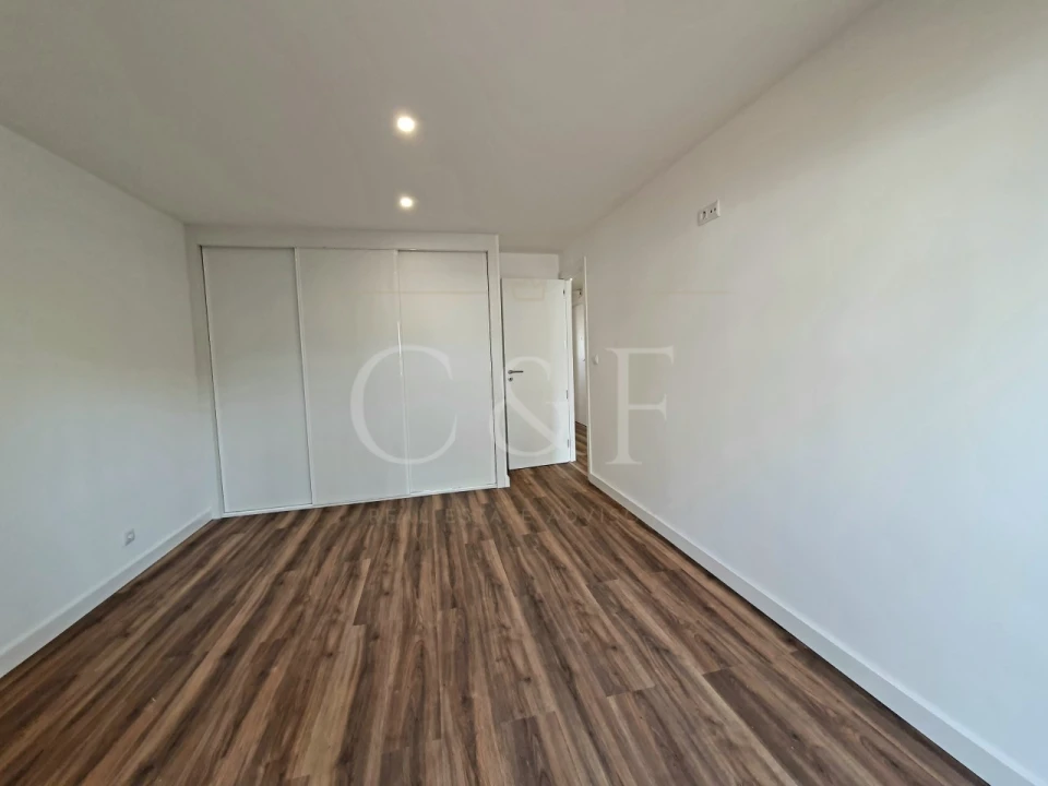 Apartamento T2 para Venda em Odivelas Foto 12