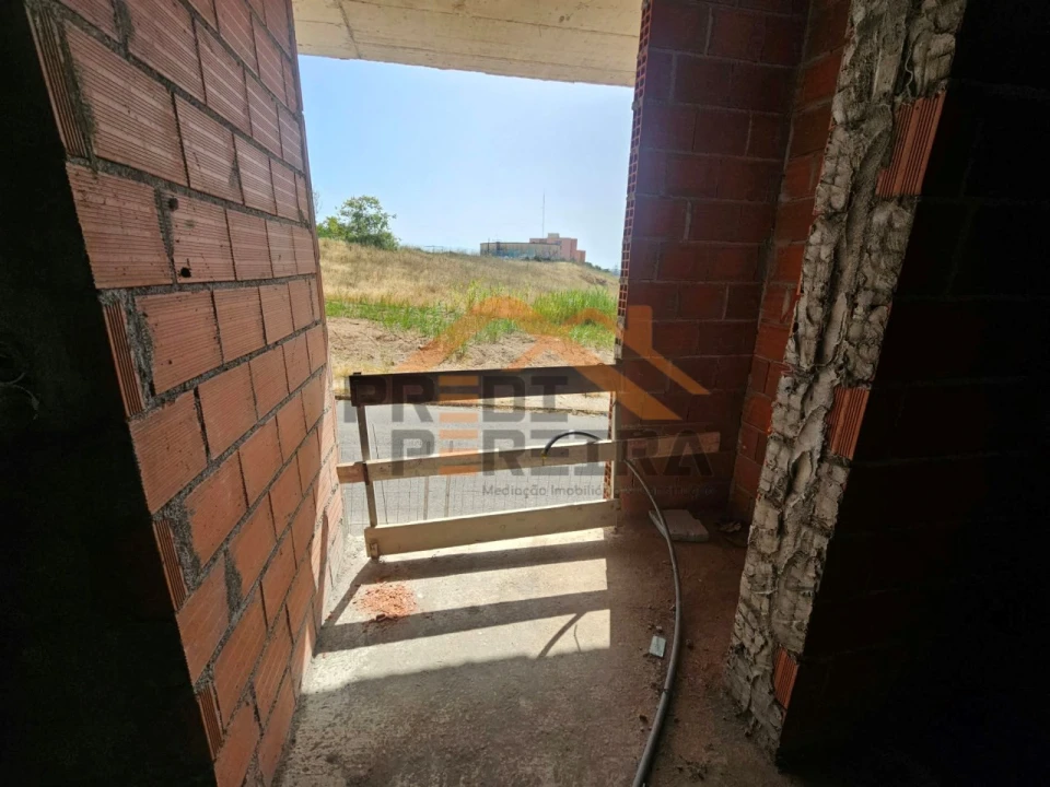 Apartamento T2 para Venda em Santo António dos Cavaleiros e Frielas Foto 29