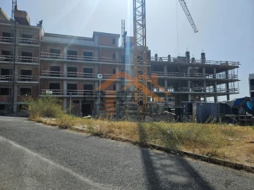 Apartamento T2 para Venda em Santo António dos Cavaleiros e Frielas
