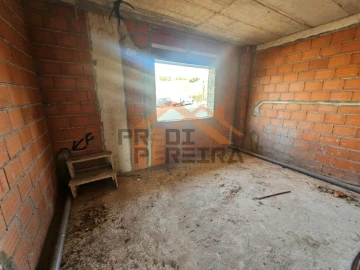 Apartamento T2 para Venda em Santo António dos Cavaleiros e Frielas