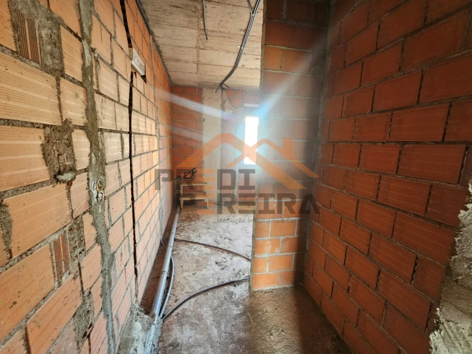 Apartamento T2 para Venda em Santo António dos Cavaleiros e Frielas Foto 30