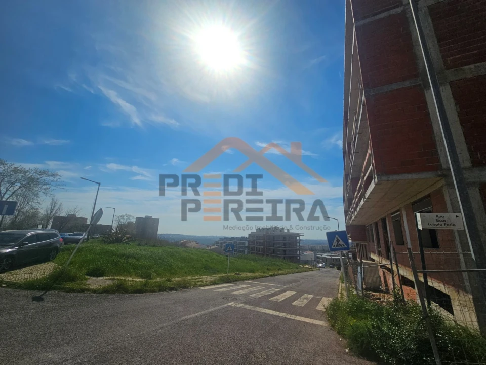 Apartamento T3 para Venda em Santo António dos Cavaleiros e Frielas Foto 19