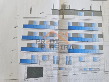 Apartamento T3 para Venda em Santo António dos Cavaleiros e Frielas