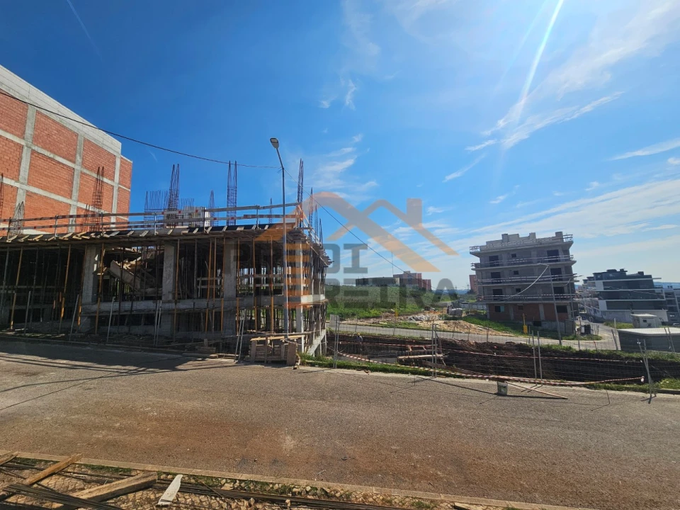 Apartamento T3 para Venda em Santo António dos Cavaleiros e Frielas Foto 6