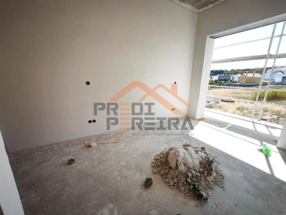 Apartamento T3 para Venda em Santo António dos Cavaleiros e Frielas Foto 3