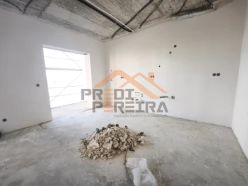 Apartamento T3 para Venda em Santo António dos Cavaleiros e Frielas