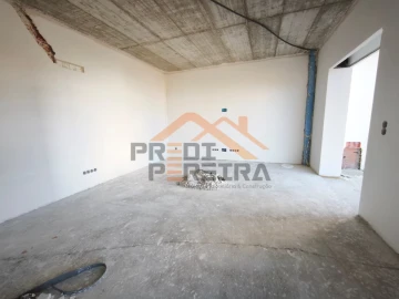 Apartamento T3 para Venda em Santo António dos Cavaleiros e Frielas