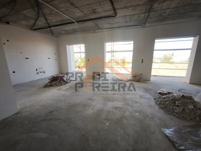 Apartamento T2 para Venda em Santo António dos Cavaleiros e Frielas Foto 31