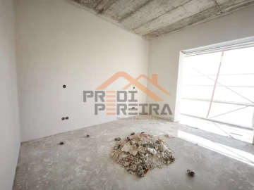 Apartamento T2 para Venda em Santo António dos Cavaleiros e Frielas