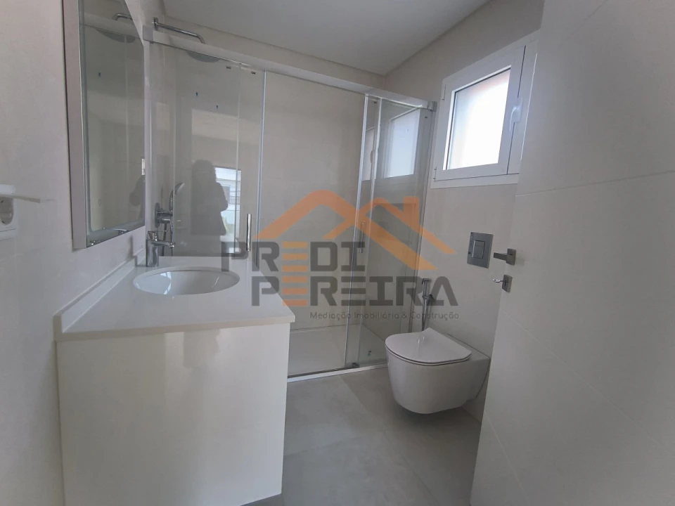 Apartamento T2 para Venda em Santo António dos Cavaleiros e Frielas Foto 6