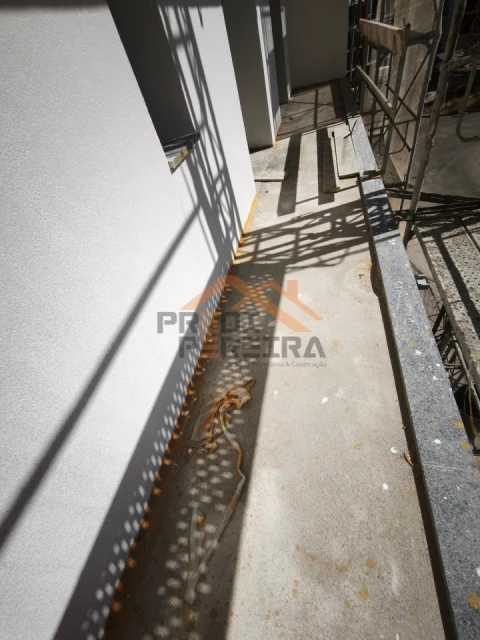 Apartamento T2 para Venda em Santo António dos Cavaleiros e Frielas