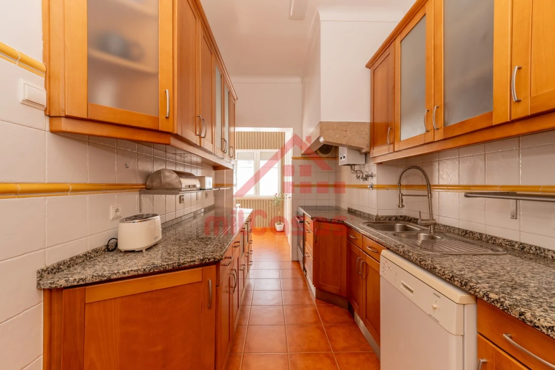 Apartamento T4 para Venda em Santa Maria, São Pedro e Matacães Foto 12