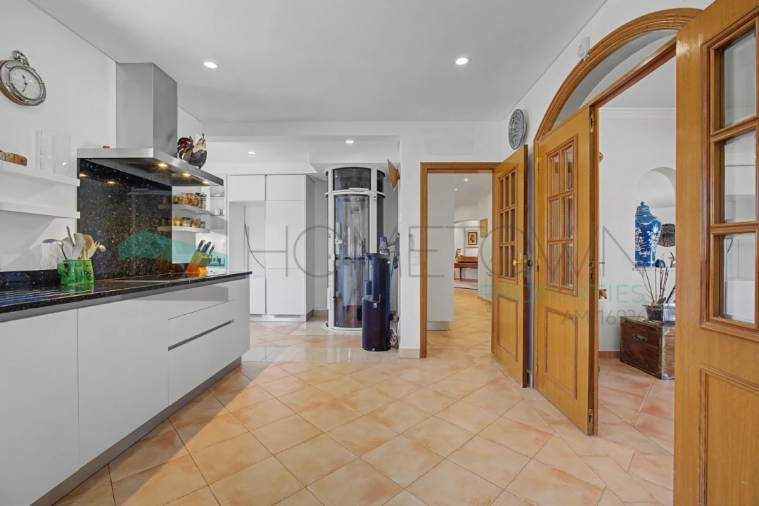 Moradia T5 para Venda em Almancil Foto 17