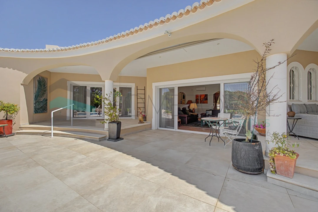 Moradia T5 para Venda em Almancil Foto 44