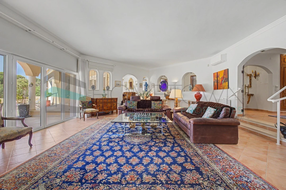 Moradia T5 para Venda em Almancil Foto 2