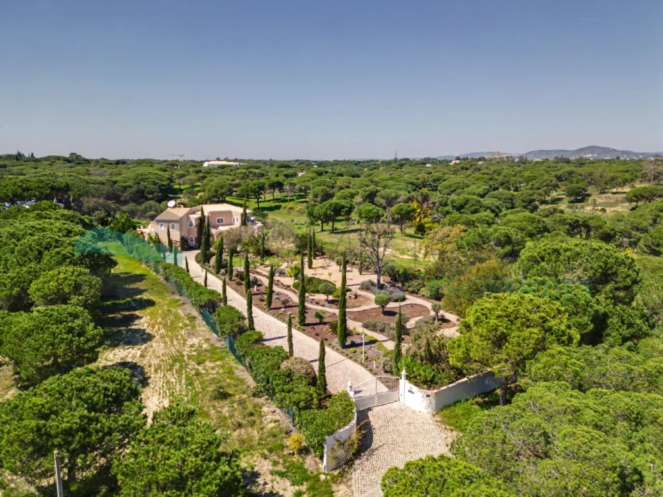 Moradia T5 para Venda em Almancil Foto 6