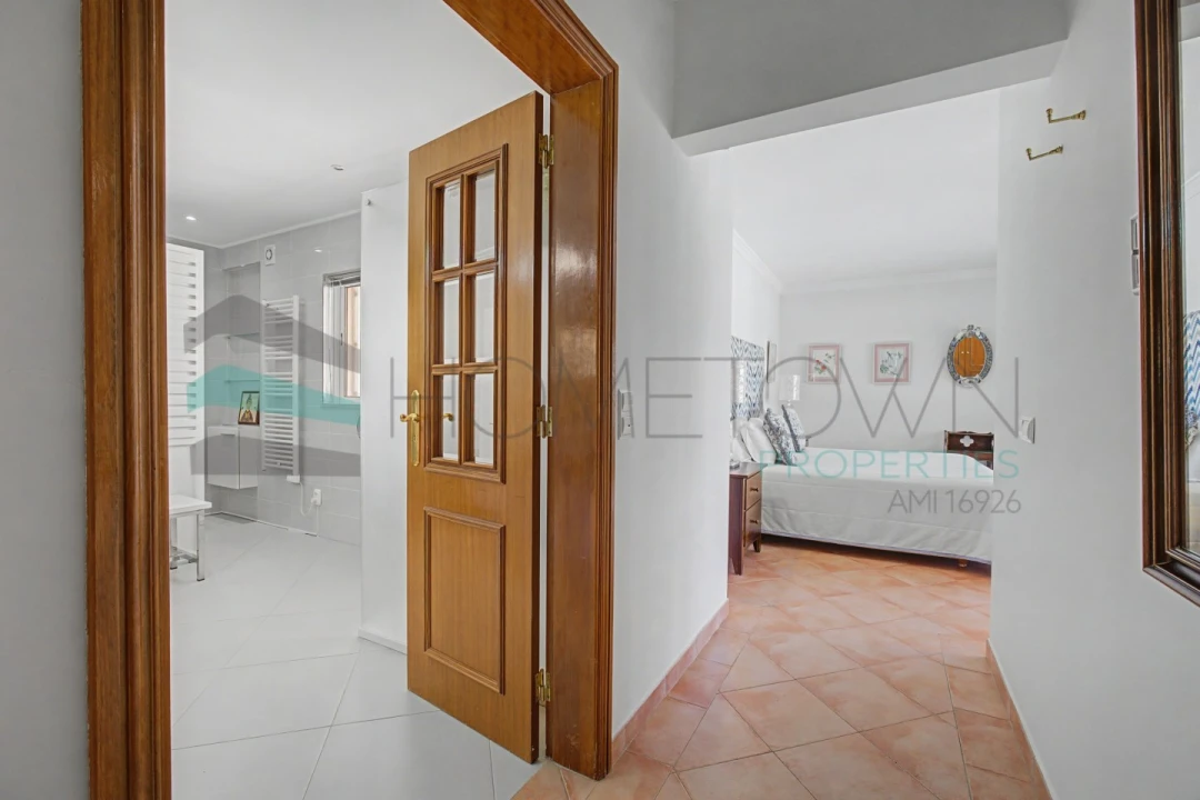 Moradia T5 para Venda em Almancil Foto 38