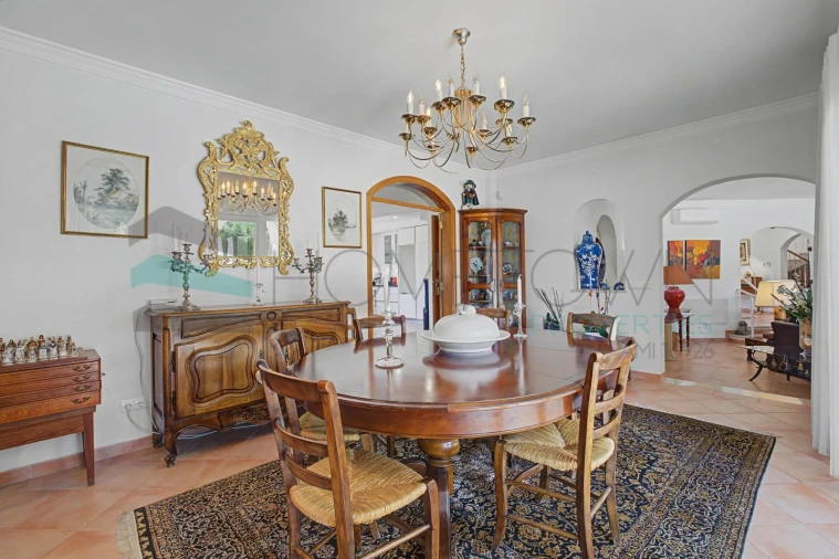 Moradia T5 para Venda em Almancil Foto 9