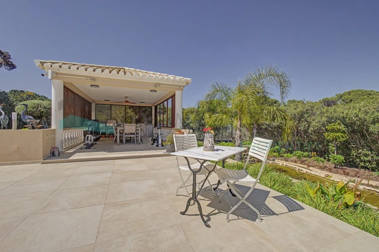 Moradia T5 para Venda em Almancil Foto 13