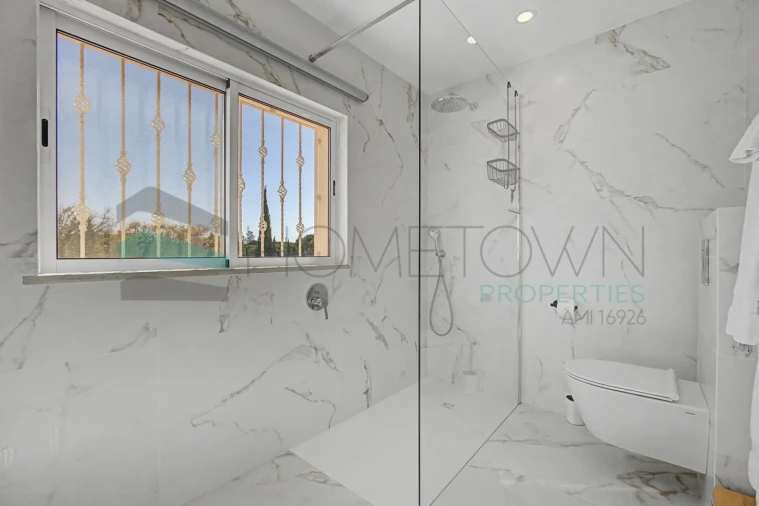 Moradia T5 para Venda em Almancil Foto 29