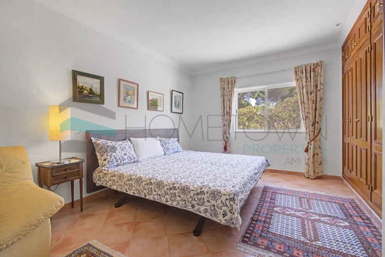 Moradia T5 para Venda em Almancil Foto 71