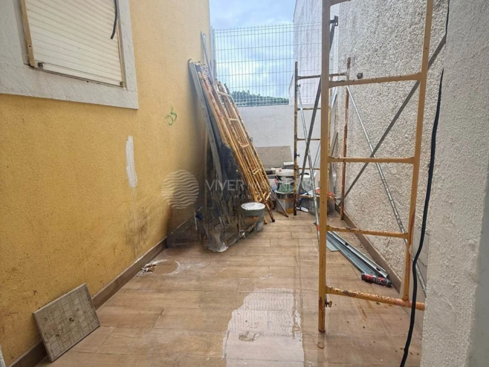 Apartamento T2 para Venda em Fanhões Foto 4