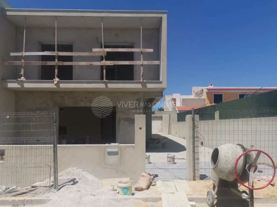 Moradia T3 para Venda em Fernao Ferro Foto 1