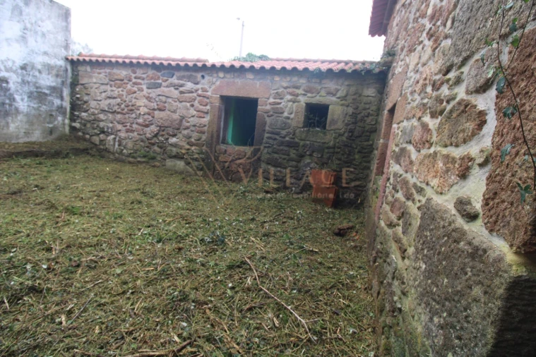 Moradia T4 para Venda em Covas Foto 7