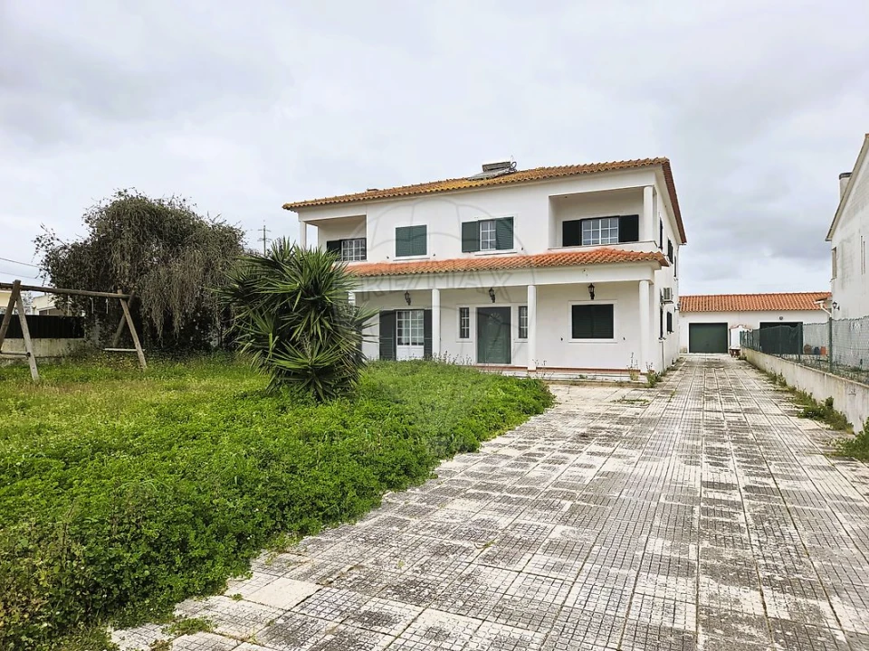 Moradia T5 para Arrendamento em Salvaterra de Magos e Foros de Salvaterra Foto 4