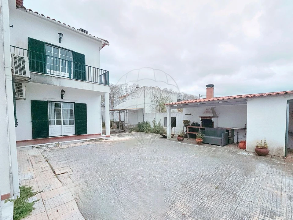 Moradia T5 para Arrendamento em Salvaterra de Magos e Foros de Salvaterra Foto 18