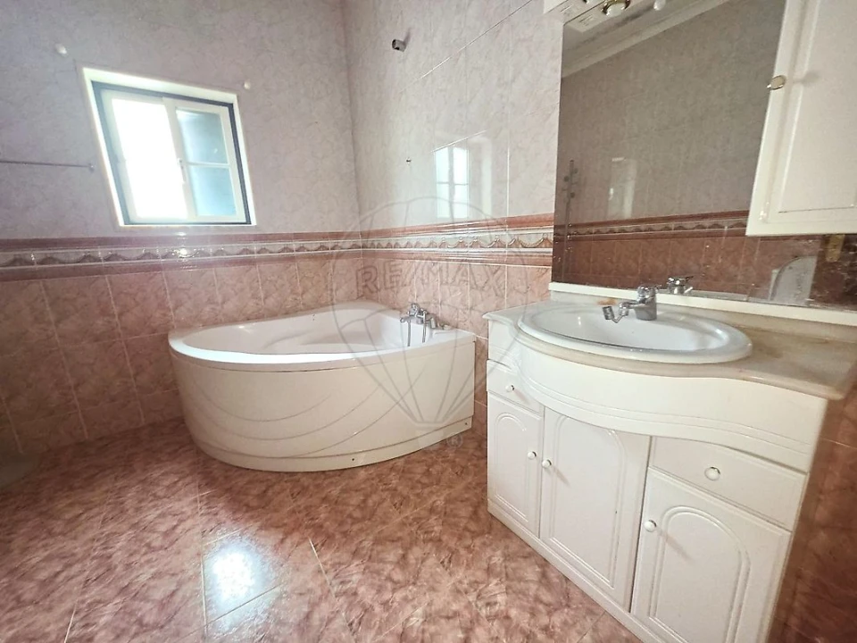 Moradia T5 para Arrendamento em Salvaterra de Magos e Foros de Salvaterra Foto 11