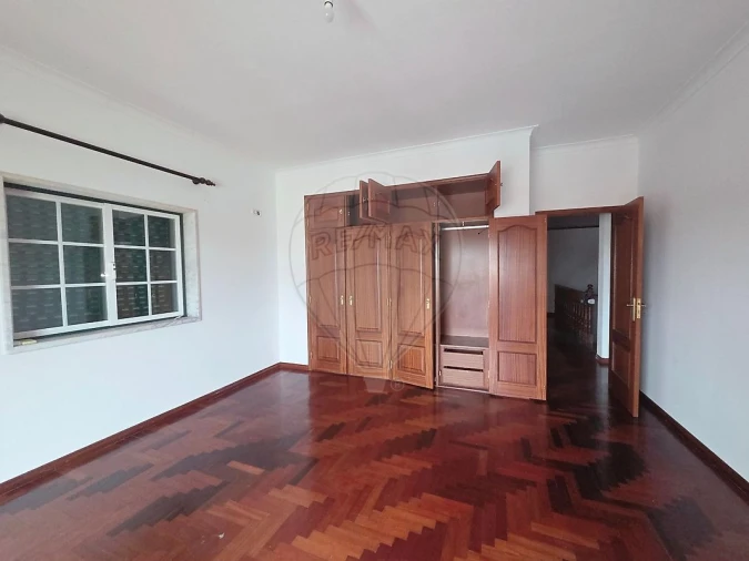 Moradia T5 para Arrendamento em Salvaterra de Magos e Foros de Salvaterra Foto 17