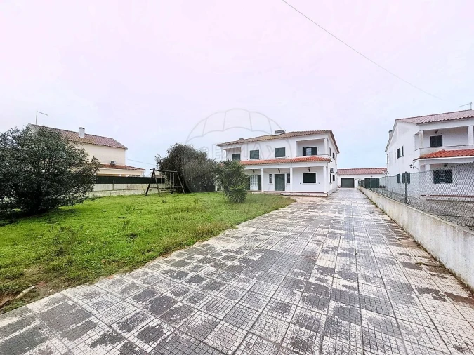 Moradia T5 para Arrendamento em Salvaterra de Magos e Foros de Salvaterra Foto 20