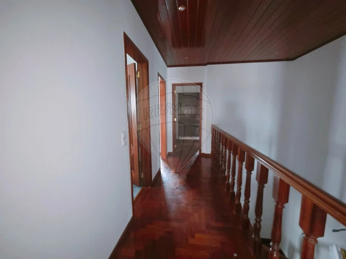 Moradia T5 para Arrendamento em Salvaterra de Magos e Foros de Salvaterra Foto 8