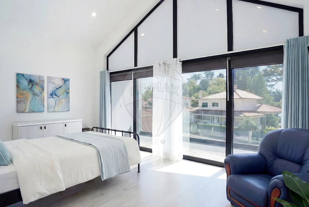 Moradia T4 para Venda em Venda do Pinheiro e Santo Estêvão das Galés Foto 19