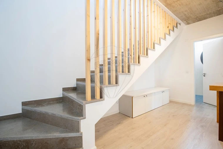 Moradia T4 para Venda em Venda do Pinheiro e Santo Estêvão das Galés Foto 31