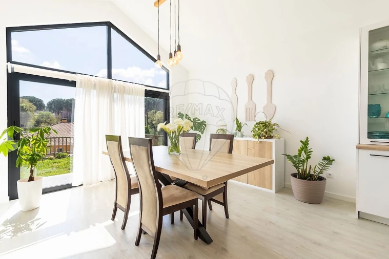 Moradia T4 para Venda em Venda do Pinheiro e Santo Estêvão das Galés Foto 12