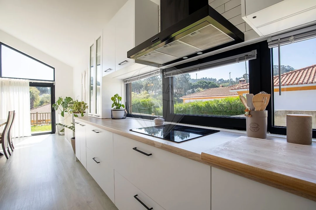 Moradia T4 para Venda em Venda do Pinheiro e Santo Estêvão das Galés Foto 10