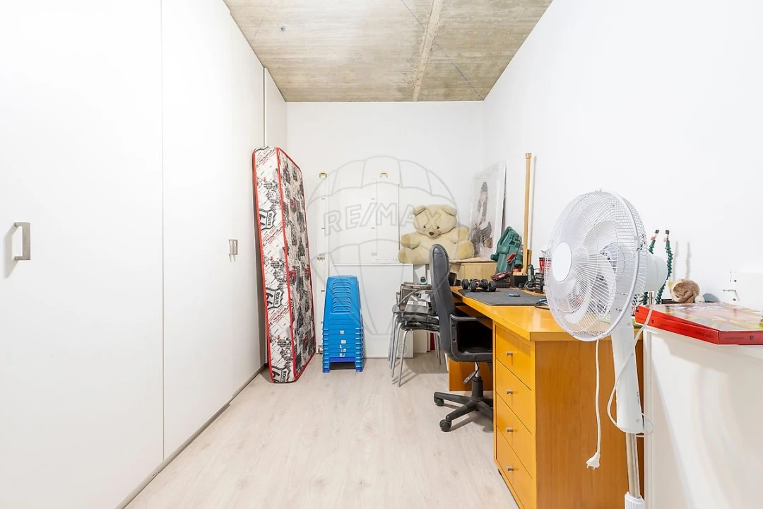 Moradia T4 para Venda em Venda do Pinheiro e Santo Estêvão das Galés Foto 32