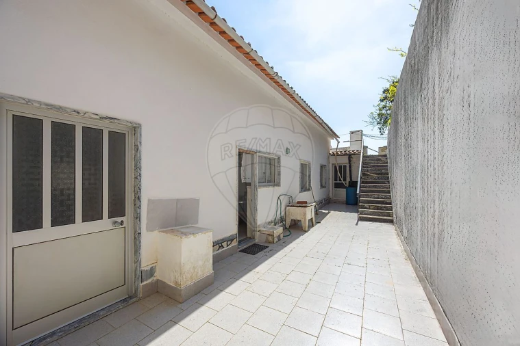 Moradia T3 para Venda em Santa Maria, São Pedro e Matacães Foto 20