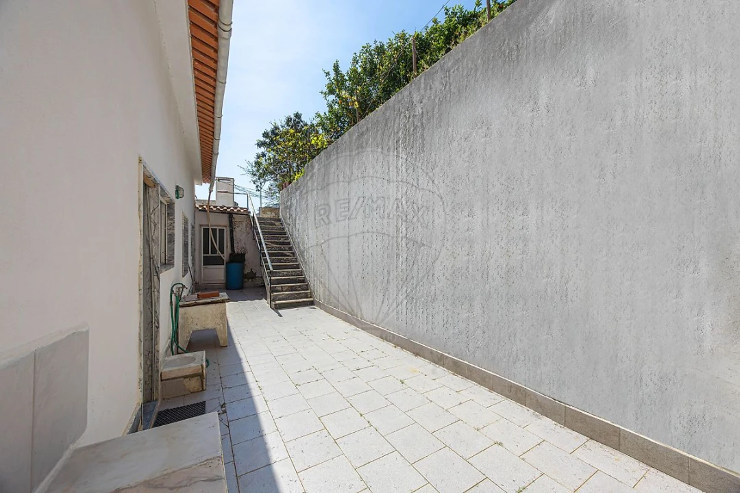 Moradia T3 para Venda em Santa Maria, São Pedro e Matacães Foto 18