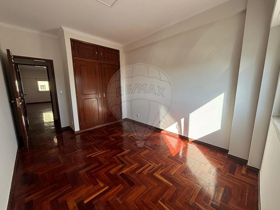 Apartamento T3 para Arrendamento em Loures Foto 10