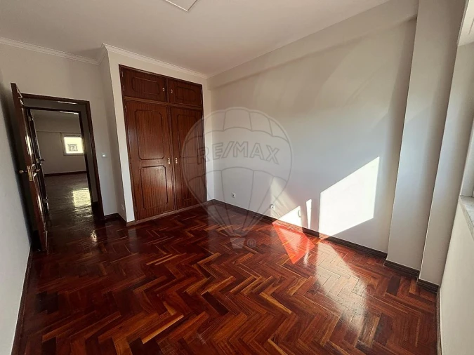 Apartamento T3 para Arrendamento em Loures Foto 10
