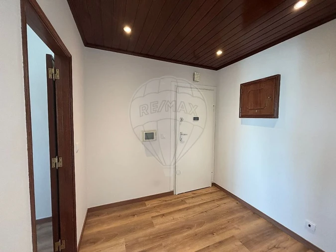 Apartamento T3 para Arrendamento em Loures Foto 15