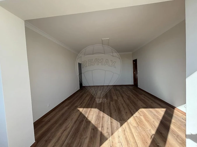 Apartamento T3 para Arrendamento em Loures Foto 2