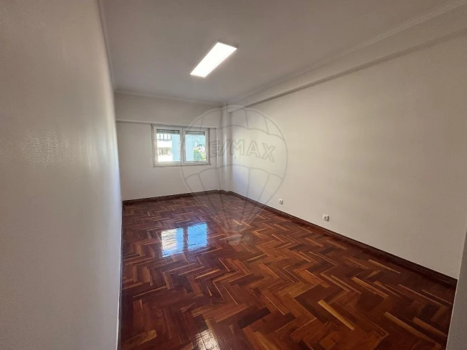 Apartamento T3 para Arrendamento em Loures Foto 14